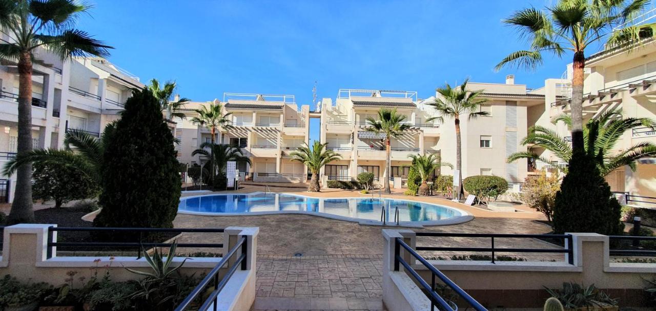 Chilledholidays Apartamento Torrevieja Exterior foto